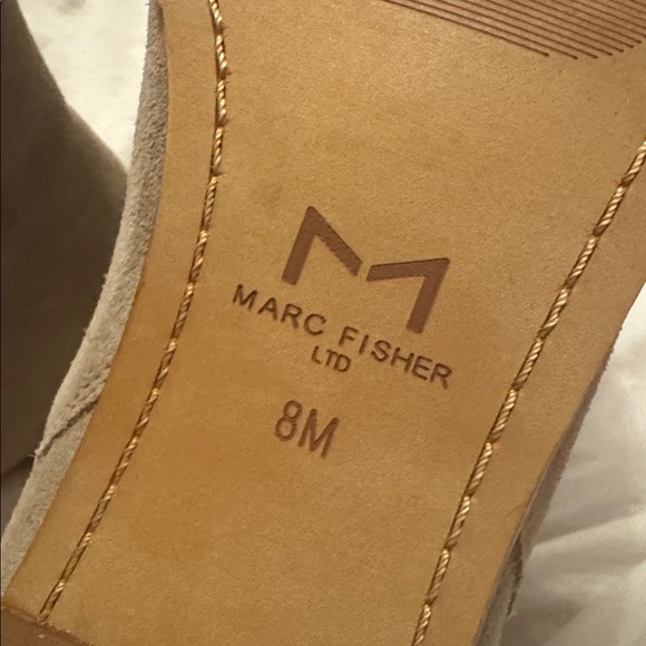 Marc Fisher Chelsea style suede ankle booties pointed toe - Picture 6 of 7